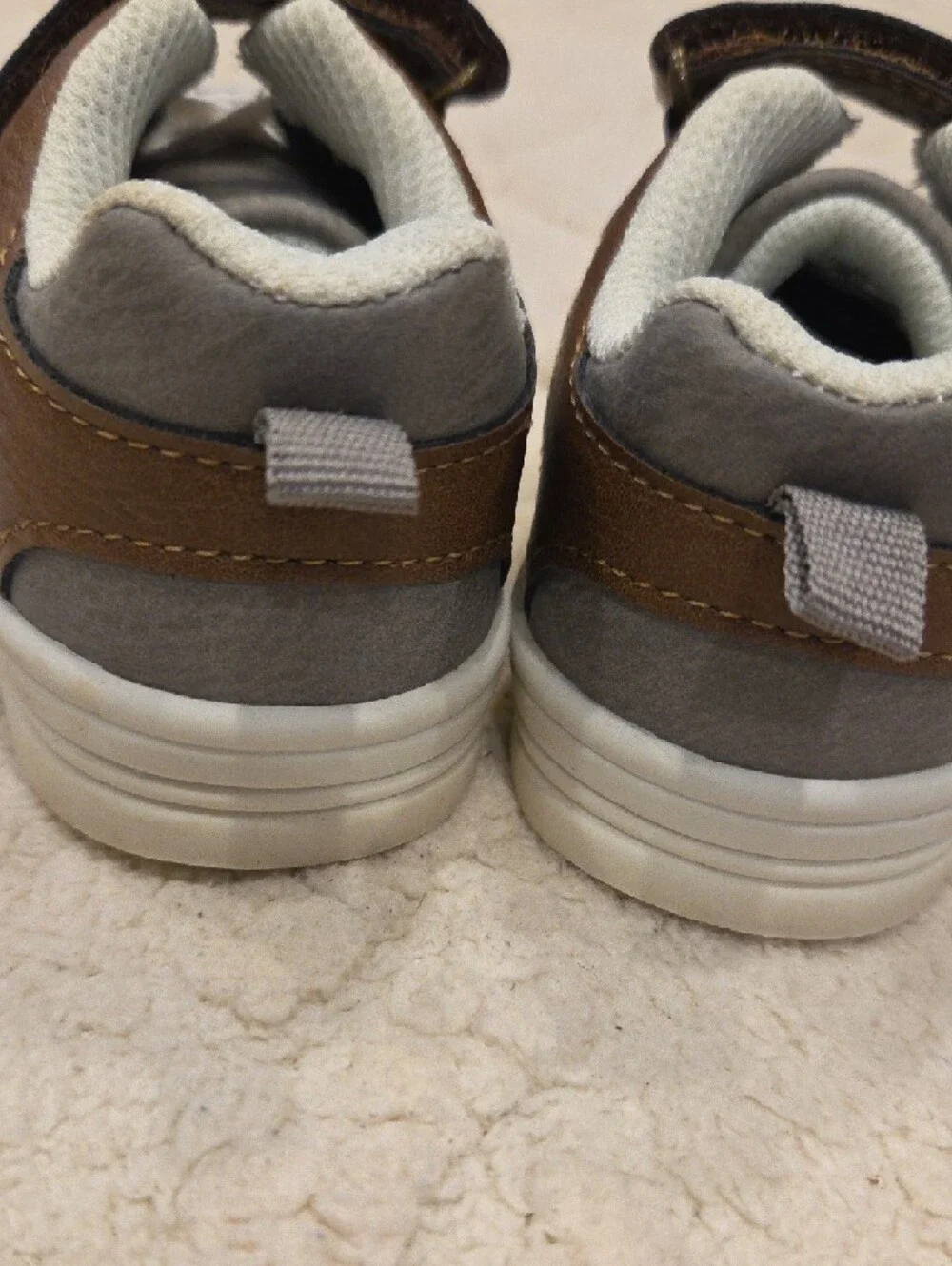 OshKosh Gray & Brown Toddler Velcro Athletic Sneakers